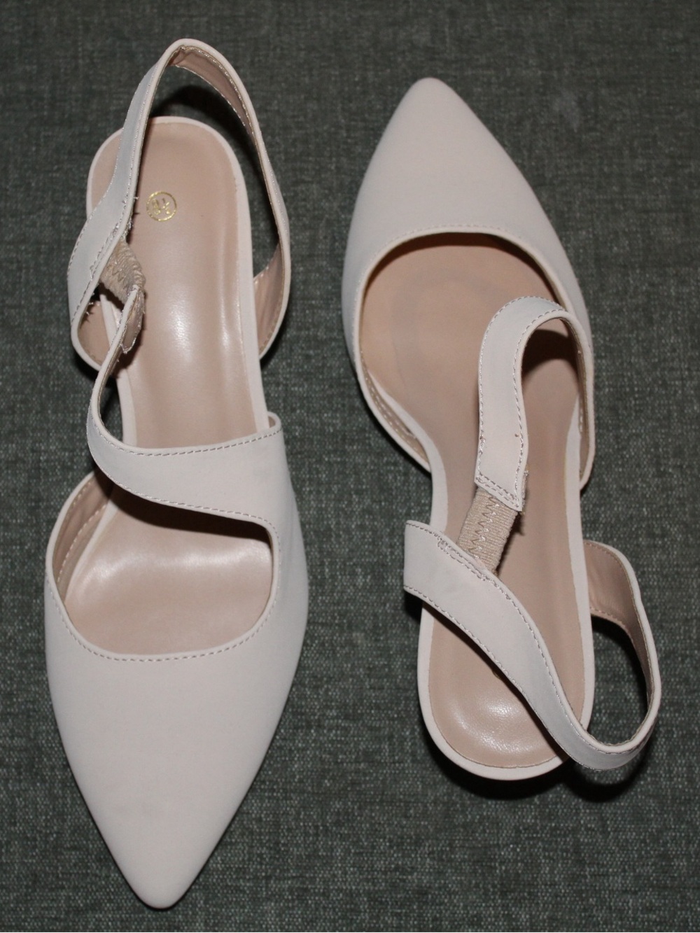 Women’s Pointed-Toe Slingbacks in Light Pink